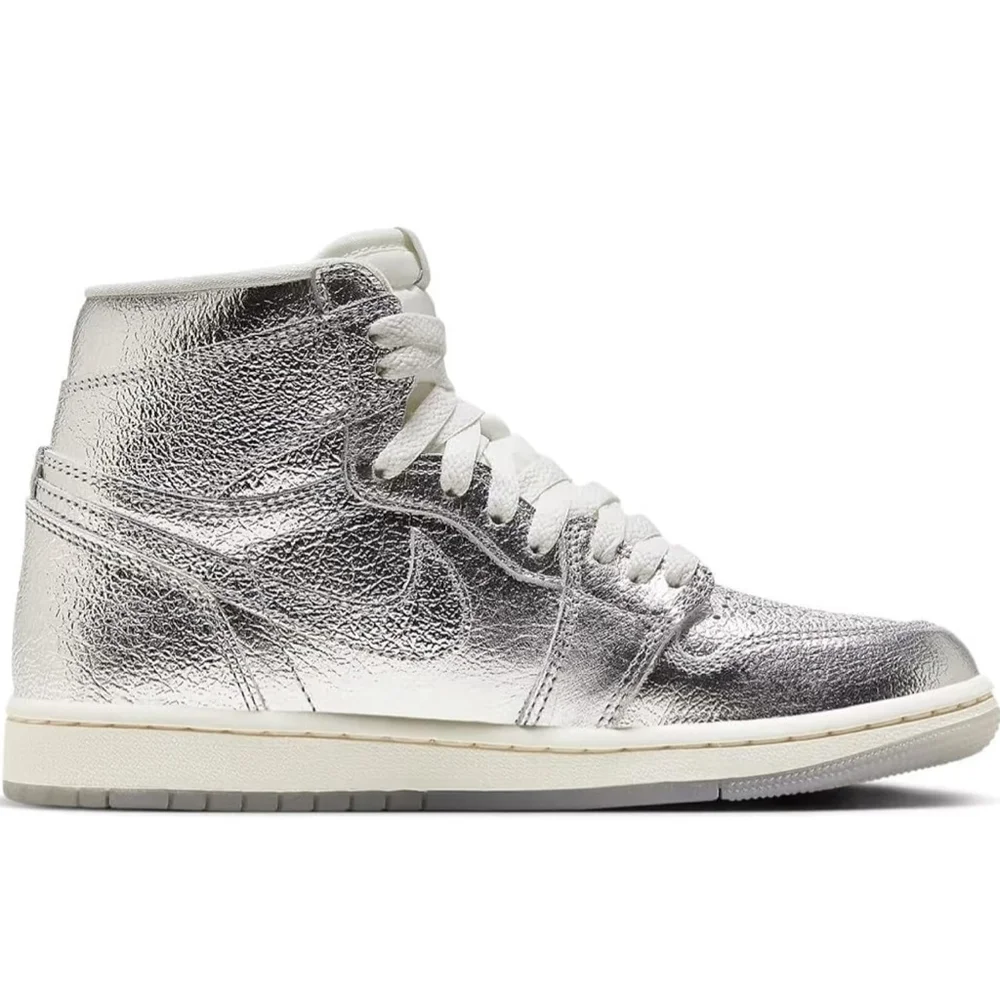 Nike Air Jordan Women's 1 Hi OG Metallic Silver/Photon Dust (FN7249 001) size 7